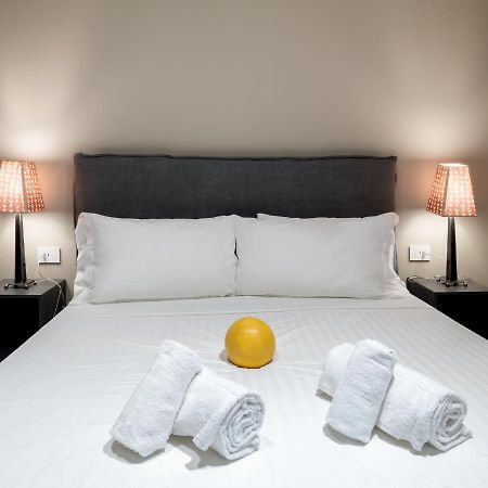 Momento-Teatro Greco Hotel Syracuse ภายนอก รูปภาพ