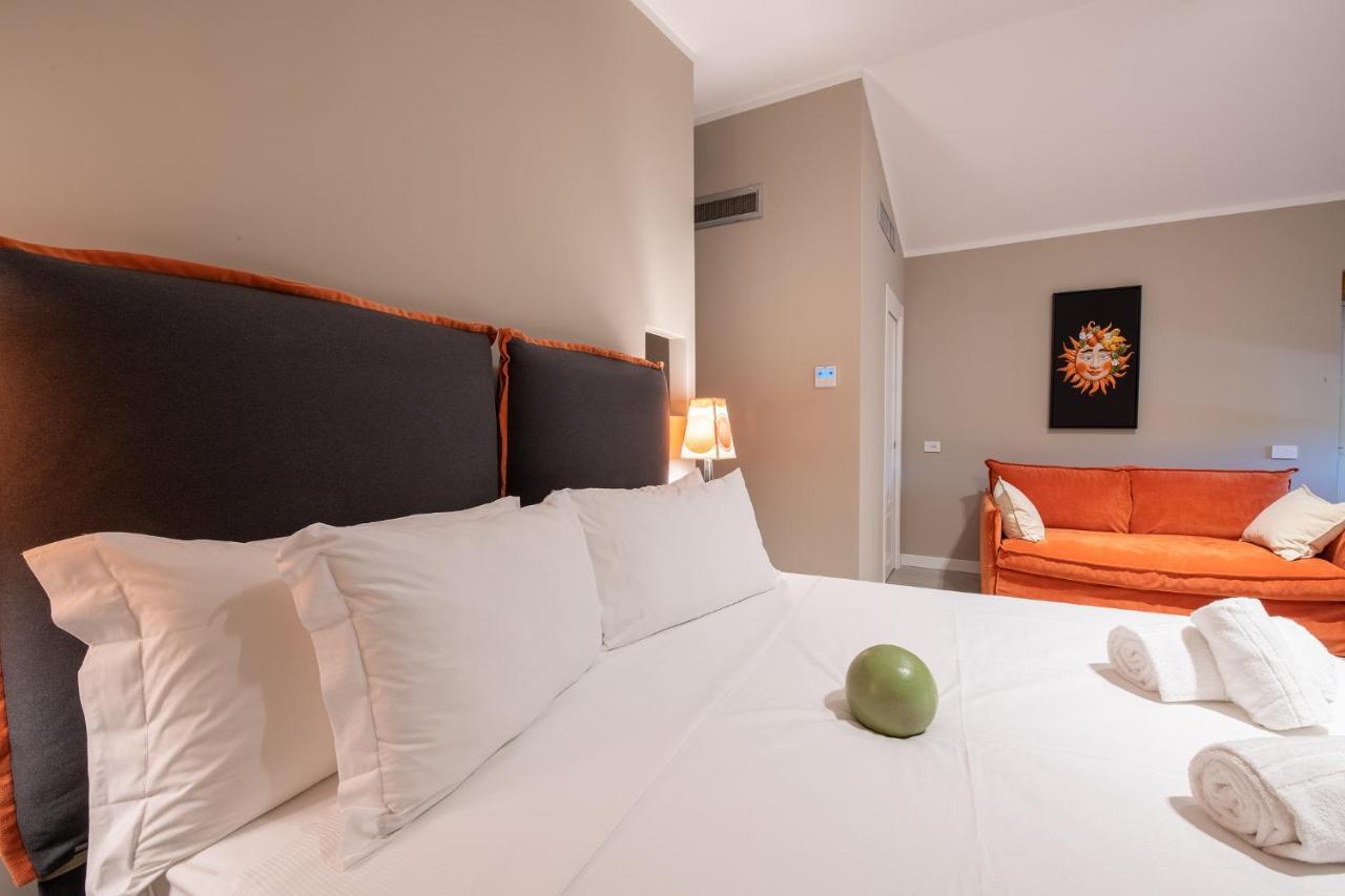 Momento-Teatro Greco Hotel Syracuse ภายนอก รูปภาพ