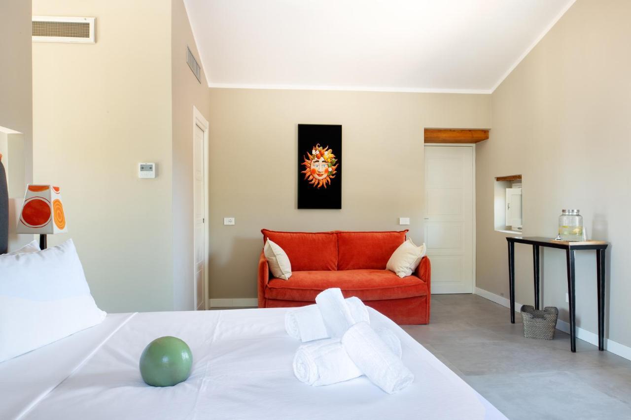 Momento-Teatro Greco Hotel Syracuse ภายนอก รูปภาพ