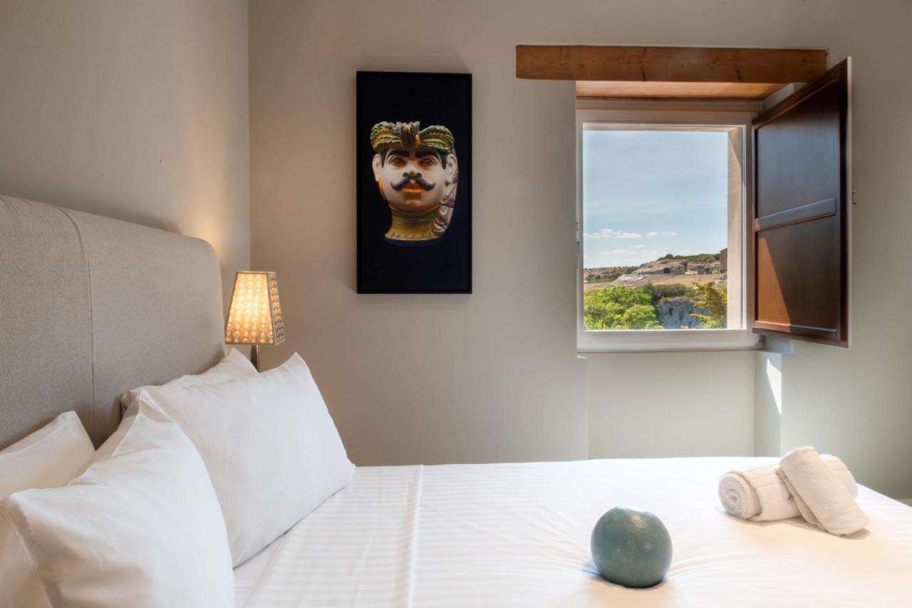 Momento-Teatro Greco Hotel Syracuse ภายนอก รูปภาพ