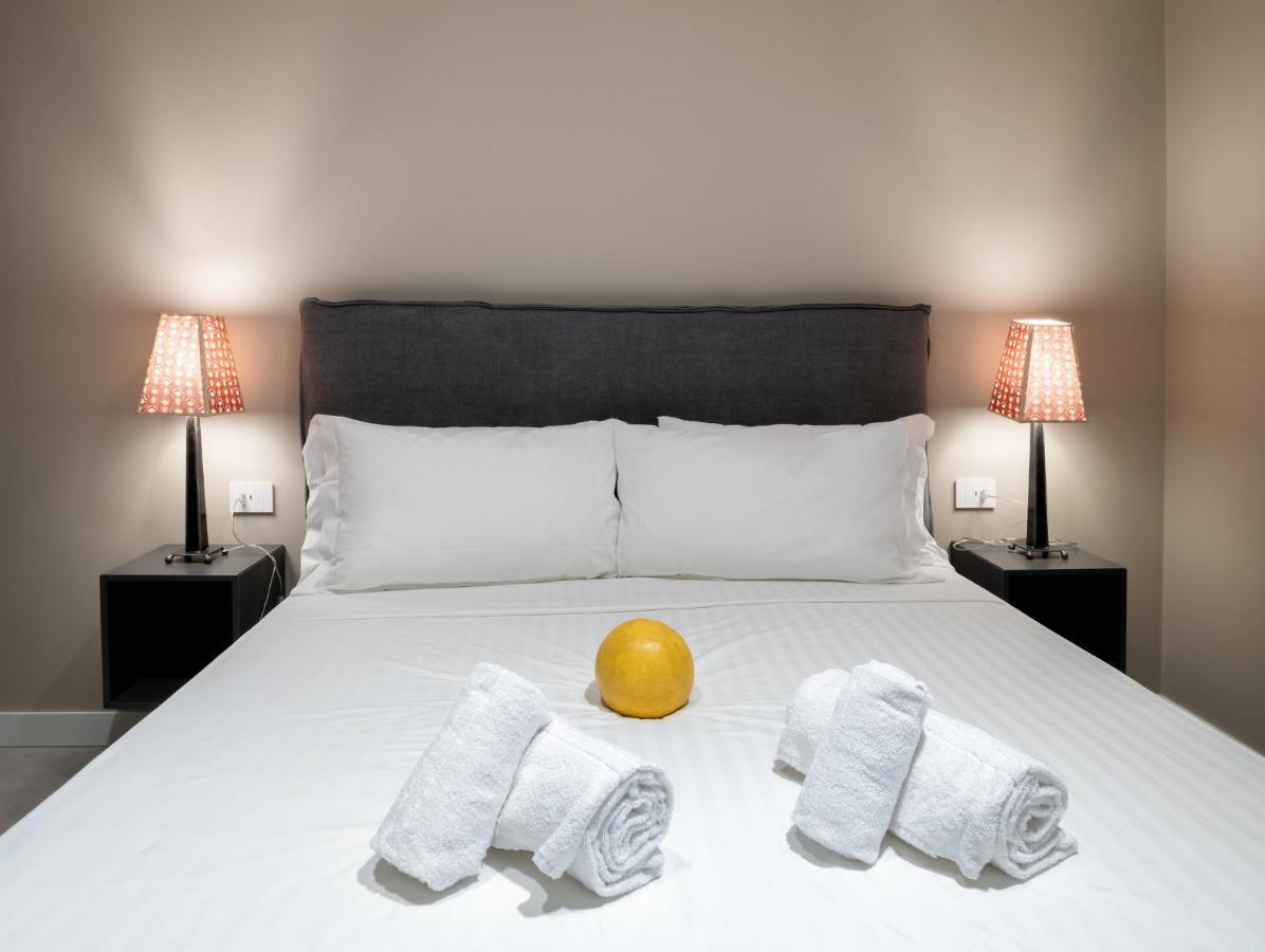 Momento-Teatro Greco Hotel Syracuse ภายนอก รูปภาพ
